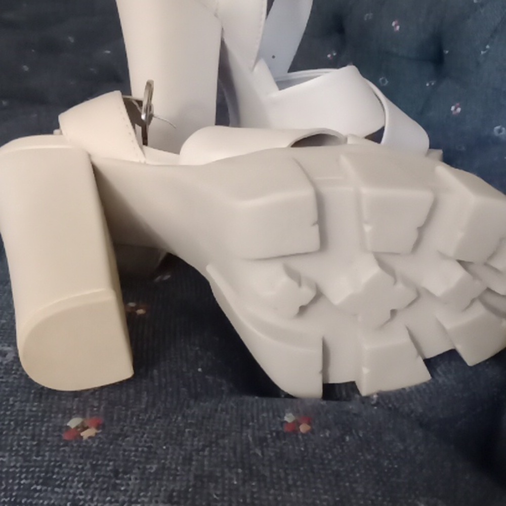Shoes - Picture 2 of 2